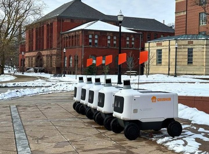 Avride mengumumkan kemitraannya dengan perusahaan pengiriman makanan Grubhub (foto: x @Avrideai)