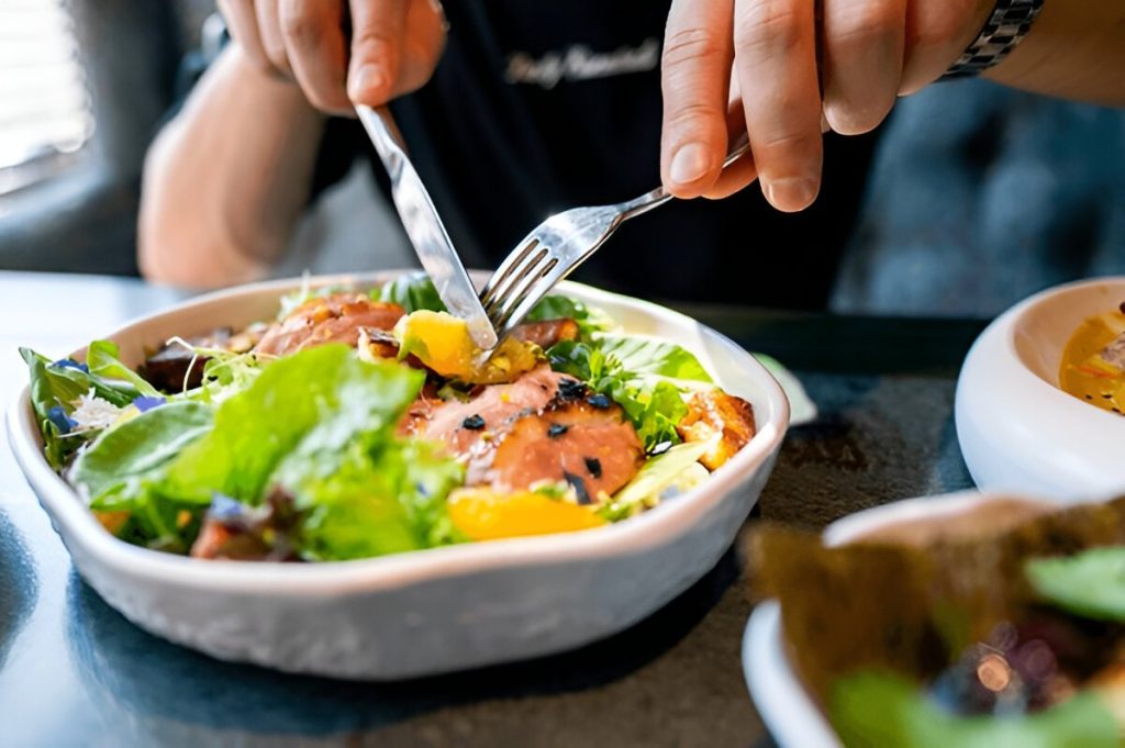 Makanan Salad (shutterstock.com)