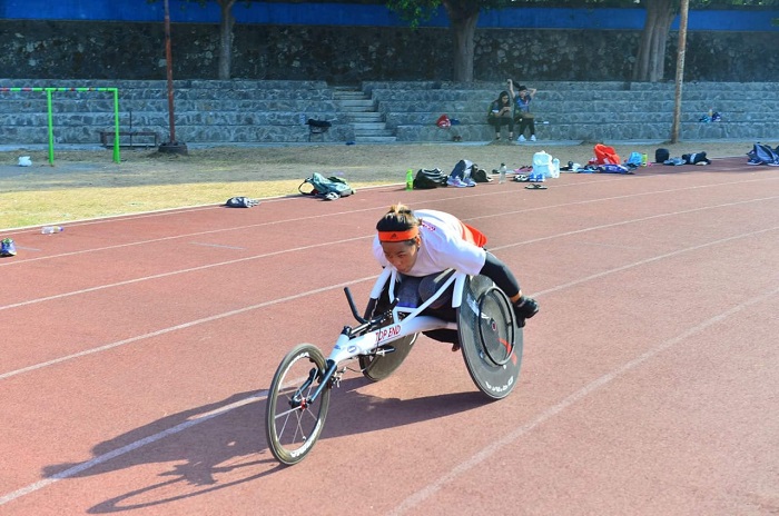 Seorang atlet difabel paracycling tengah berlatih di Stadion Sriwedari, Solo, Jawa Tengah beberapa waktu lalu. (INAPGOC)