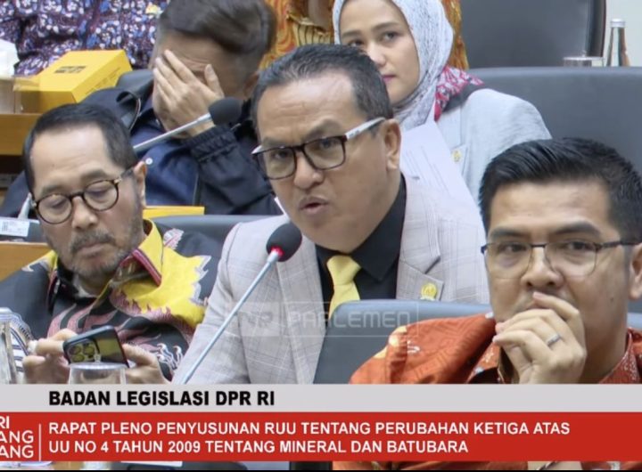 Anggota Badan Legislasi DPR RI Umbu Kabunang Rudi Yanto Hunga dalam rapat pleno penyusunan Rancangan Undang-Undang (RUU) tentang Perubahan Ketiga Atas UU Nomor 4 Tahun 2009 tentang Mineral dan Batu Bara (Minerba), di Senayan, Jakarta (Tangkapan layar)