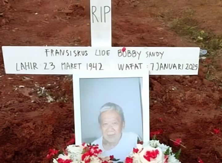 Sutradara senior Bobby Sandy meninggal dunia. Ia dimakamkan di TPU Pedurenan (Foto: Koleksi Pribadi Yan Widjaya)