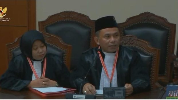 Tim kuasa hukum Andika-Hendi (Screenshot Youtube/MK)