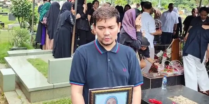 Indra Bekti Kenang Kedekatan Ibunda Sambung dengan Istri dan Anak-Anak (Tangkapan Layar)