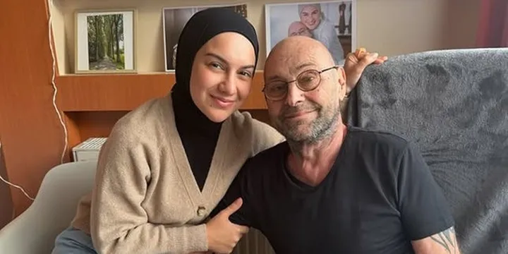 Ayah Irish Bella, Johan Gustaaf Paula De Beule Meninggal Dunia (©Irish Bella dan ayah © instagram/_irishbella_)