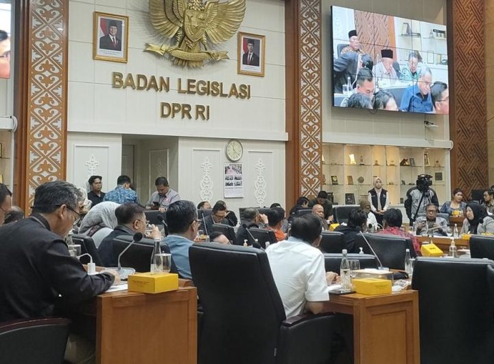 Rapat di Baleg DPR (Tangkapan Layar)