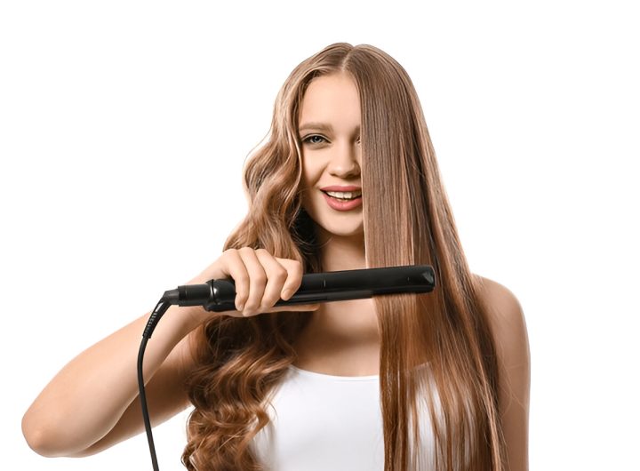 Ilustrasi Wanita muda cantik dengan besi rata untuk rambut dengan latar belakang putih (shutterstock.com)