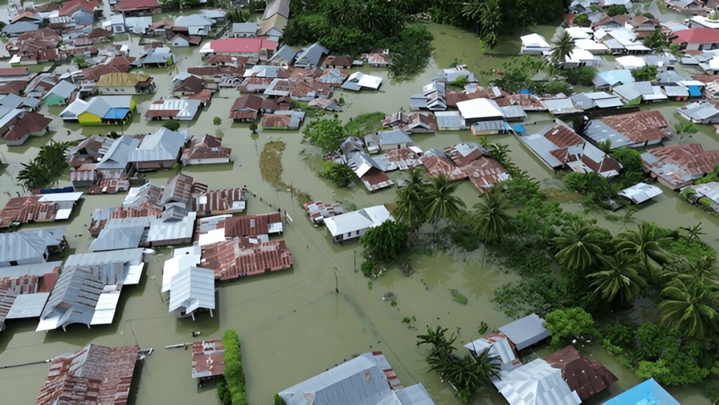 Pemandangan udara kawasan banjir di desa Tualango, Gorontalo, Indonesia (shutterstock.com)