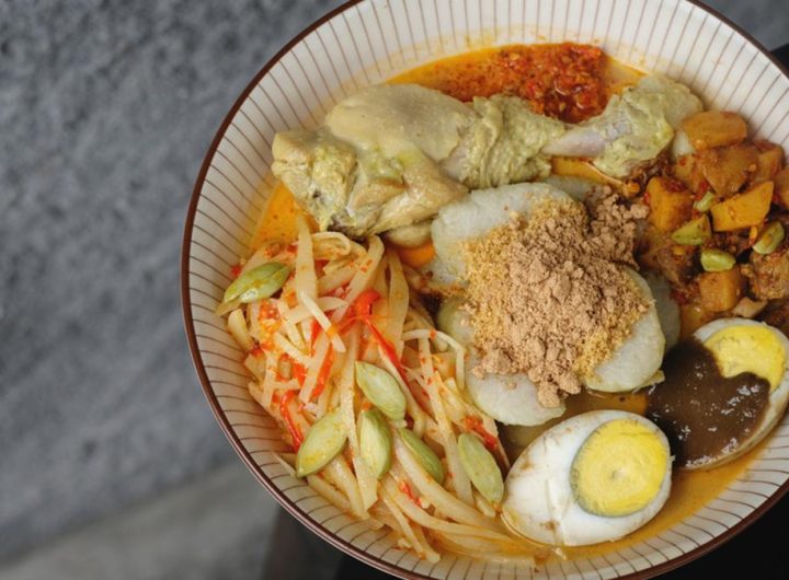 Lontong cap gomeh.(Sumber : shutterstock.com/g/oenmichael)