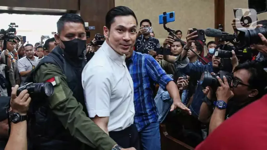 Harvey Moeis dijatuhi hukuman 20 tahun penjara atas kasus korupsi timah (foto: Liputan.com)