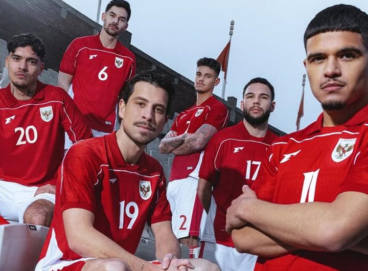 Timnas Indonesia berpose dengan jersey baru buatan Erspo (c) (Sumber : ERSPO)