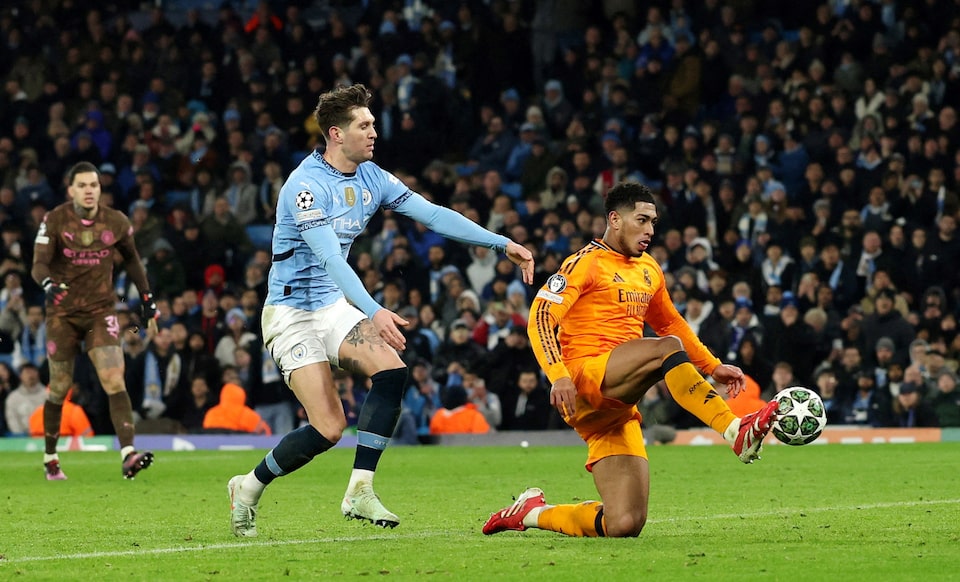 Liga Champions - Babak Knockout Playoff - Leg Pertama - Manchester City v Real Madrid - Stadion Etihad, Manchester, Inggris - 11 Februari 2025 Jude Bellingham dari Real Madrid mencetak gol ketiga mereka (Sumber : REUTERS/Phil Noble)