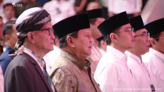 Presiden dan Wakil Presiden RI, Prabowo Subianto-Gibran Rakabuming Raka menghadiri peringatan Harlah NU ke-102 (sumber: tangkapan layar YouTube Sekretariat Presiden)