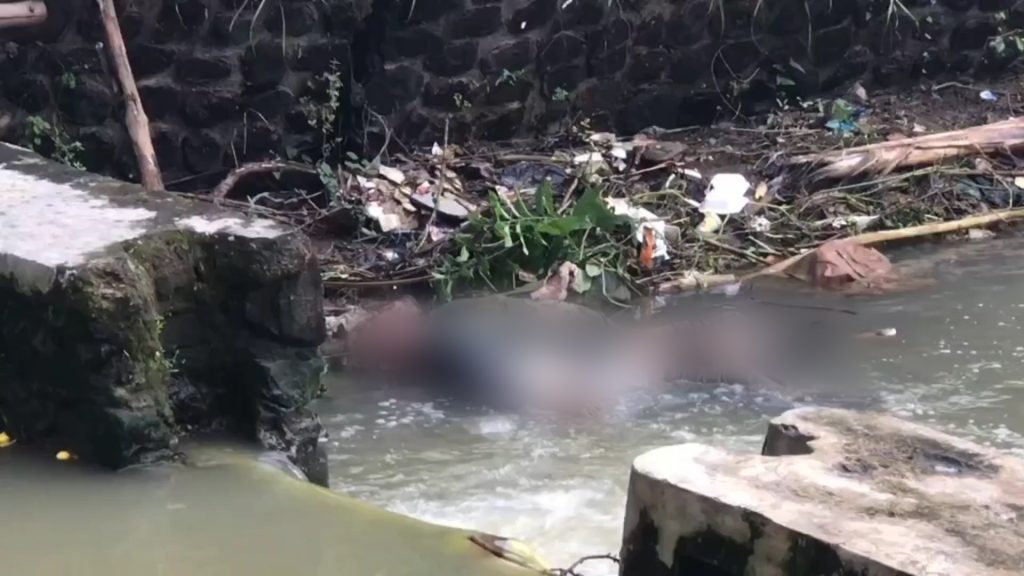 Penemuan mayat di sungai hebohkan warga Majalengka (Foto : Darfan)