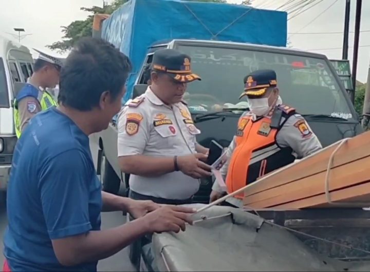 Operasi Keselamatan Lodaya Tahun 2025 digelar Satlantas Polresta Cirebon bersama Dinas Perhubungan Kabupaten Cirebon (Foto : Darfan)
