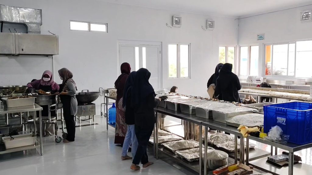 Dapur Makan Bergizi yang bertempat di Desa Tanjung Anom, Kecamatan Pasaleman, Kabupaten Cirebon (Foto : Darfan)