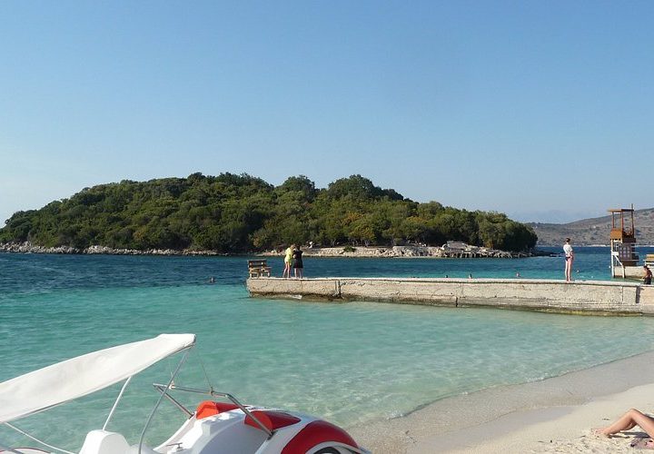 Ksamil Beach (Tangkapan Layar)