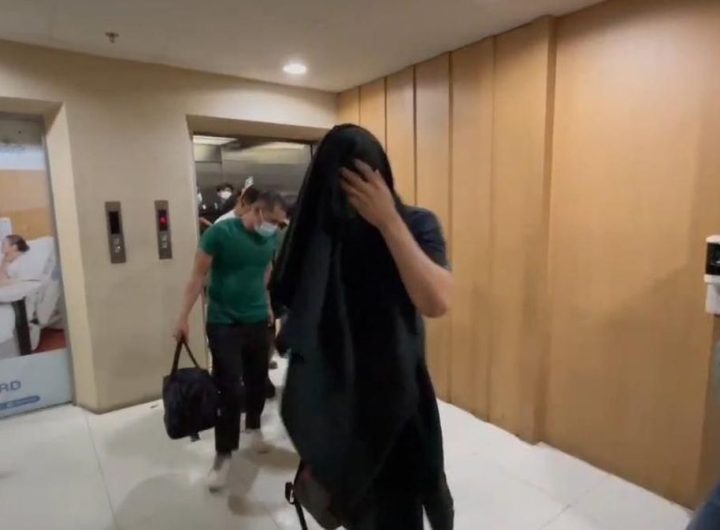 Momen polisi menggerebek pesta seks sesama jenis laki-laki atau gay di sebuah kamar hotel di kawasan Rasuna Said, Kuningan, Jakarta Selatan (Tangkapan Layar)