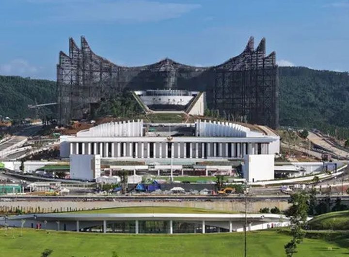 Direktur Eksekutif Celios menilai pengurangan anggaran IKN tahap II sebagai langkah wajar karena prioritas pemerintahan Prabowo Subianto difokuskan pada swasembada pangan dan energi (Sumber : Merdeka.com)