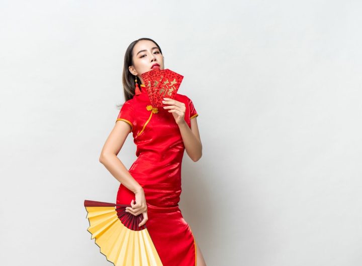 Rekomendasi cheongsam untuk Imlek (Sumber : Atstock Productions )