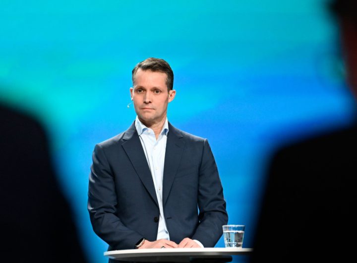 Kepergian Justin Hotard merupakan perombakan eksekutif tingkat tinggi terbaru di Intel saat perusahaan tersebut berupaya keras merombak bisnisnya. (Foto: mikko stig/Shutterstock)