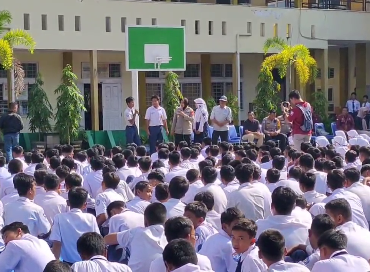 Polresta Cirebon dan Disdik Kabupaten Cirebon gelar Edukasi sadar hukum (Foto ; Darfan)