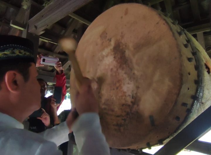 Keraton Kasepuhan menggelar tradisi tabuh bedug drugdag warisan Sunan Gunungjati sebagai penanda masuknya Ramadan