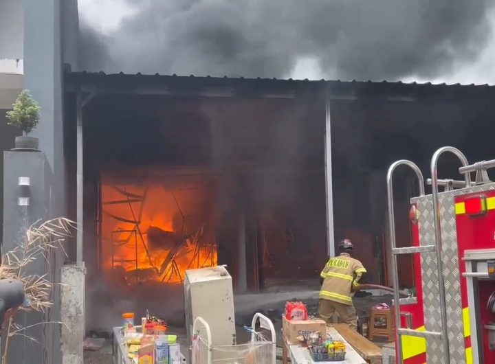 Kebakaran hebat, tiga ruko di Kabupaten Majalengka ludes terbakar