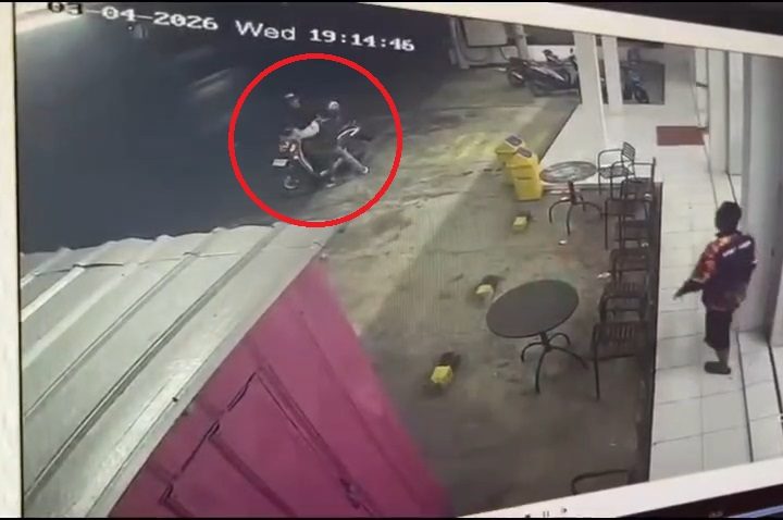 Viral modus baru begal berpura-pura menjadi juru parkir, pelaku berusaha membawa kabur motor korban