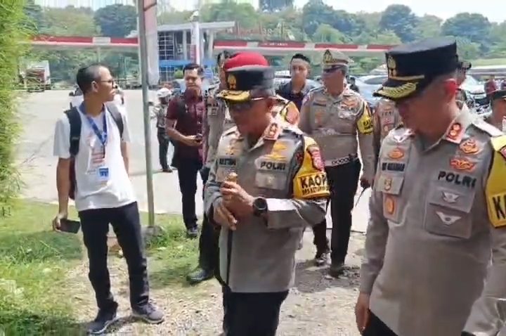Kapolda Jawa Barat meninjau langsung kesiapan rest area dalam menghadapi arus mudik Lebaran.