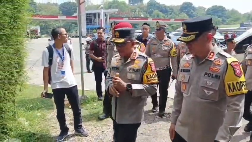 Kapolda Jawa Barat meninjau langsung kesiapan rest area dalam menghadapi arus mudik Lebaran.