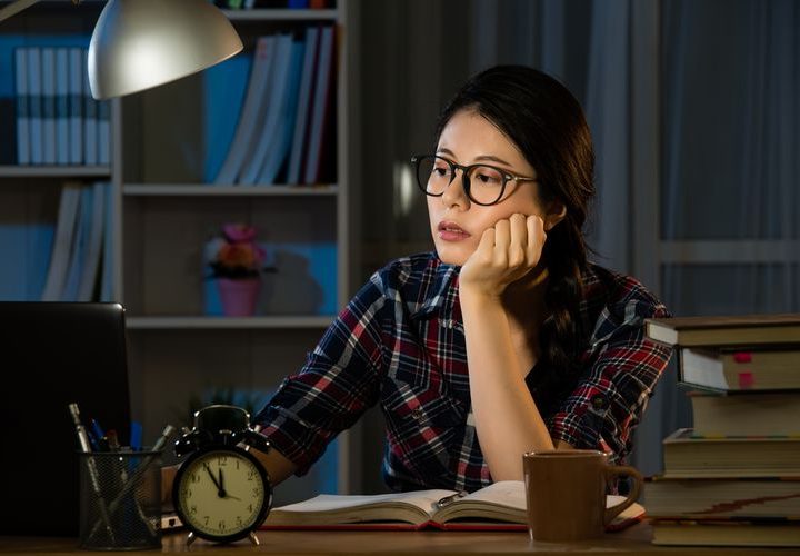 Terlalu sering menggunakan teknologi bisa menjadi penyebab susah fokus dan konsentrasi.(SHUTTERSTOCK)