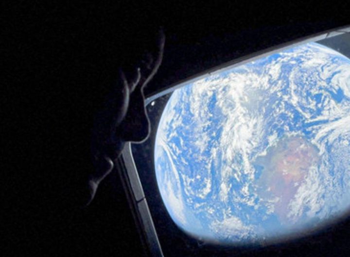 Misi Artemis 2 NASA memecahkan rekor perjalanan berawak terjauh dari Bumi, mengalahkan rekor Apollo 13 (Foto: NASA via AP)