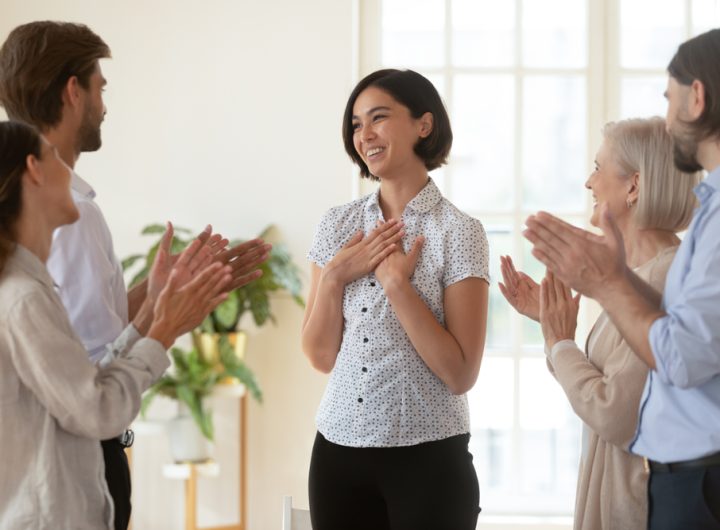 Fenomena Tall Poppy Syndrome, Iri Diam-Diam pada Teman yang Berhasil (Sumber Foto : Shutterstock)
