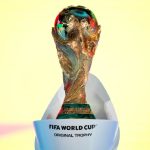 Presiden FIFA Gianni Infantino usulkan aturan baru yang bisa memberi kartu merah instan untuk mencegah rasisme saat pemain menutupi mulut di lapangan (Claudio Thoma/Keystone via AP)