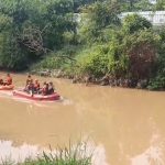 Upaya pencarian anak tenggelam masih terus dilakukan oleh tim gabungan dari Basarnas, BPBD, TNI, dan kepolisian (Foto : Darfan)