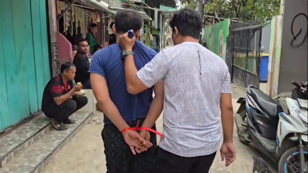 Dua sindikat ganjal ATM dibekuk, kuras ATM korban hingga Rp69 juta (Foto : Darfan)
