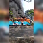 Sebuah bus sarat penumpang yang melaju dari arah Tegal menuju Cirebon terbakar hebat di Jalur Pantura Rawaurip, Kecamatan Pangenan, Kabupaten Cirebon (Tangkapan Layar)