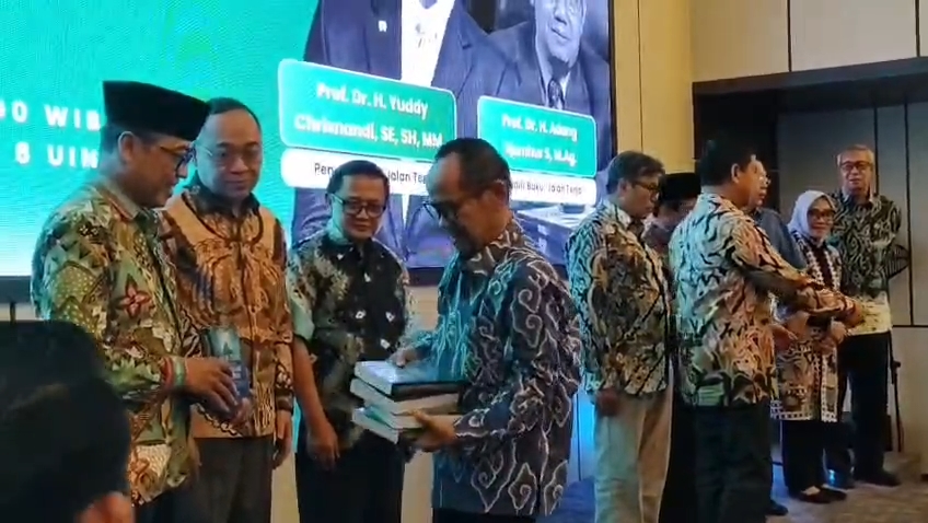 Launching buku Jalan Terjal Menuju Indonesia Adil dan Makmur menjadi bagian utama dalam refleksi reformasi (Foto : Darfan)