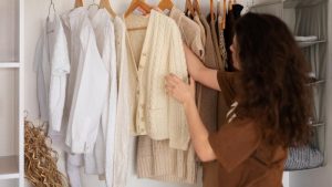 Ciri kepribadian orang yang suka memakai pakaian yang sama setiap hari/ Foto: Freepik.com/Freepik