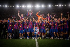 Para pemain Barcelona merayakan keberhasilan mengunci gelar juara La Liga musim 2025/2026 setelah mengalahkan Real Madrid dengan skor 2-0 dalam laga El Clasico di Stadion Spotify Camp Nou, Senin (11/5/2026) dini hari WIB.