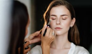 Tren Makeup Natural (Tangkapan Layar)