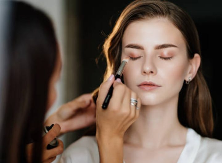 Tren Makeup Natural (Tangkapan Layar)