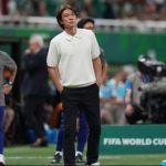 Pelatih Korea Selatan, Hong Myung-bo, saat memimpin timnya pada laga Grup A Piala Dunia 2026 di Estadio Zakron, Zapopan, Meksiko, Jumat (19/6/2026) pagi WIB. (Sumber: AP Photo/Eduardo Verdugo)