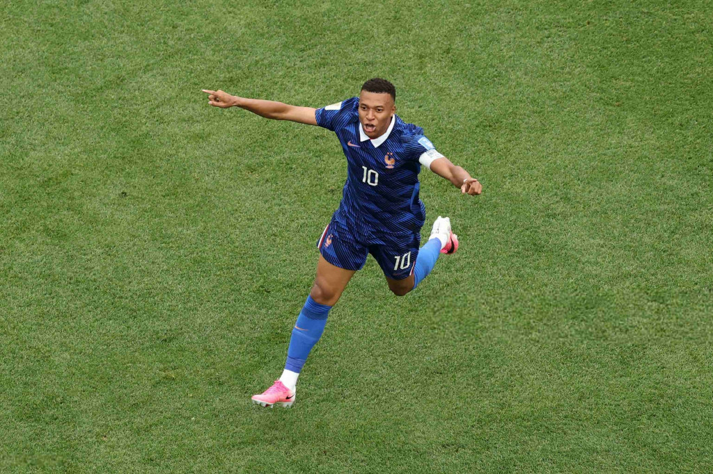 Kapten timnas Prancis, Kylian Mbappe. (Foto: Darrian Traynor / Getty Images via AFP)