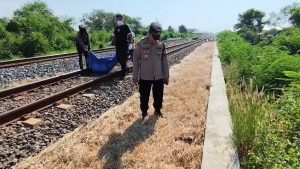 Tragis! Pemuda Asal Waled Tewas Tertemper Kereta di Citemu Cirebon (Foto : Darfan)