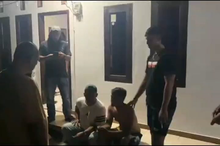 Satuan Reserse Kriminal (Satreskrim) Polres Majalengka berhasil mengungkap kasus begal yang menimpa seorang ibu rumah tangga di wilayah Kecamatan Leuwimunding (Foto : Darfan)