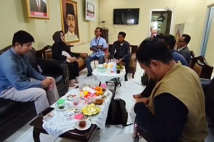 Wakil Ketua DPRD Cirebon Akhirnya Minta Maaf imbas Viral Komentar Soal Pendemo MBG (Foto : Darfan)