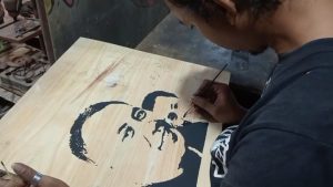 Lukisan Monokrom, Karya Seni Sederhana yang Bernilai Tinggi (Foto : Darfan)