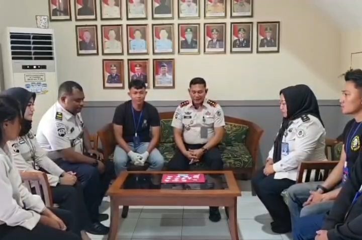 Petugas Rutan Kelas I Cirebon Temukan Tramadol dan Tembakau Sintetis Saat Pemeriksaan Pengunjung (Foto : Darfan)