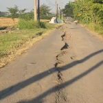 Ruas Jalan Karangsembung–Tambelang Amblas dan Rawan Kecelakaan, Kontur Jalan Miring 50 Sentimeter (Foto : Darfan)